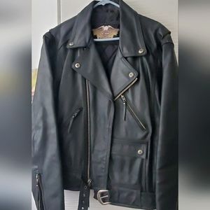Harley Davidson Men's medium sized black leather jacket